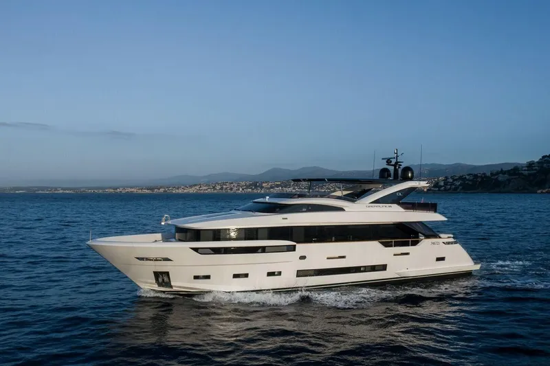 7 Seconds Yacht Photos Pics Luxurious 2015 Dreamline 26 yacht cruising on open sea at sunset.