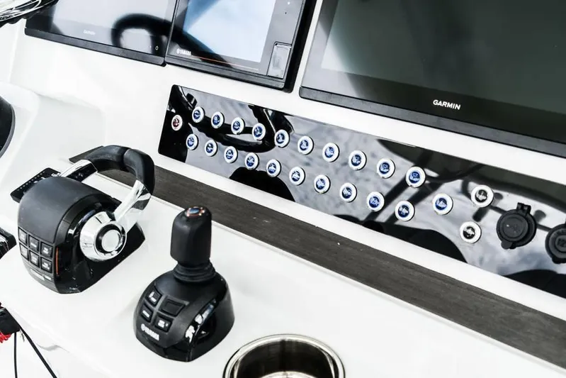  Yacht Photos Pics Manufacturer Provided Image