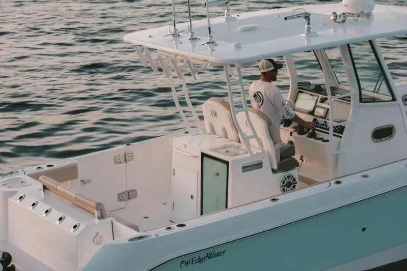  Yacht Photos Pics Manufacturer Provided Image