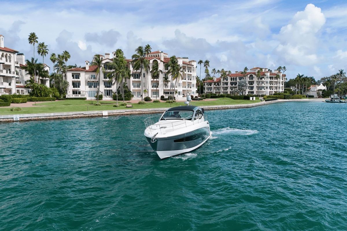 2022 Azimut 45 
