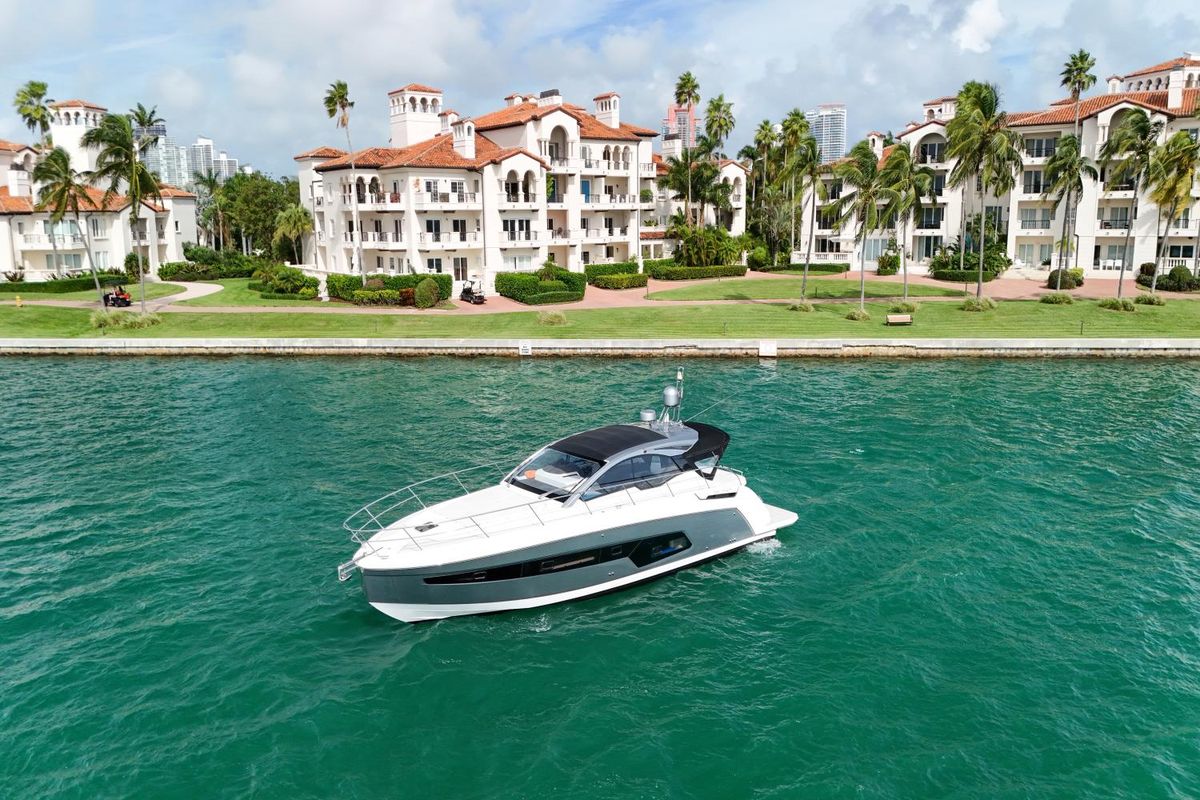 2022 Azimut 45 