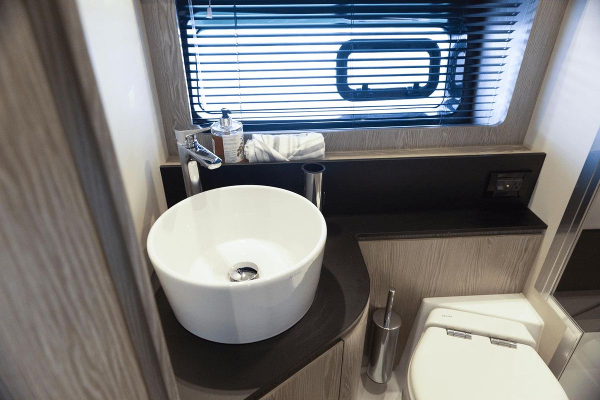 2022 Azimut 45 