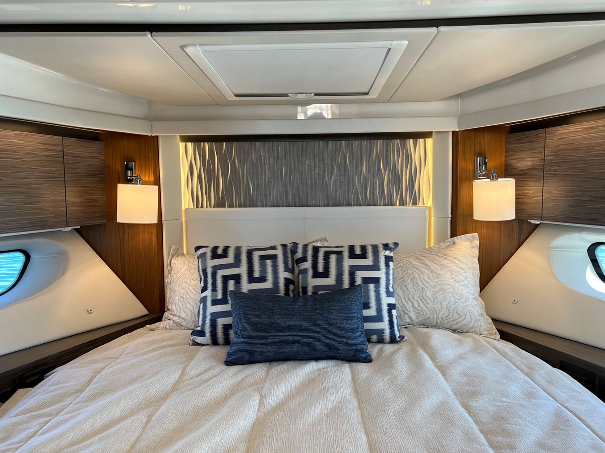 2021 Tiara Yachts 49 