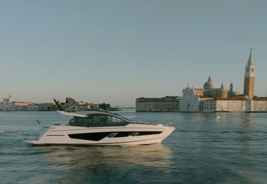 Sunseeker 65 Sport Yacht