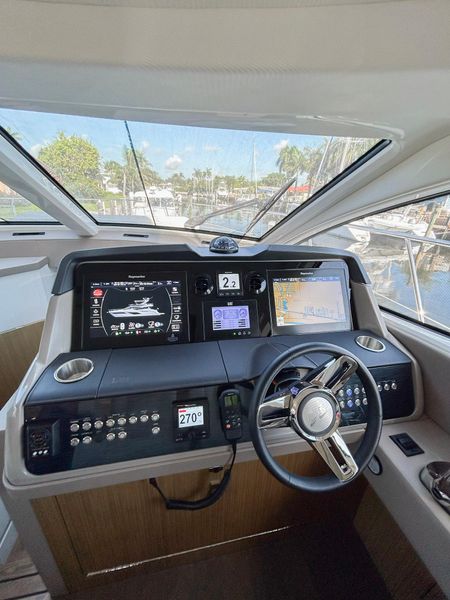 2018 Sea Ray L550 Fly