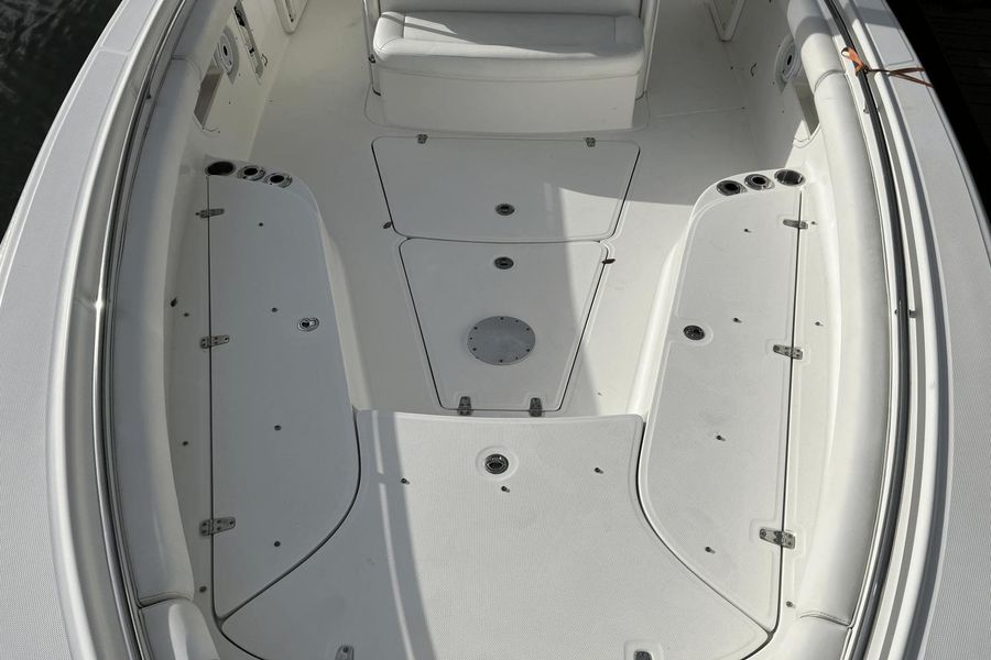 2015 Boston Whaler 320 Outrage