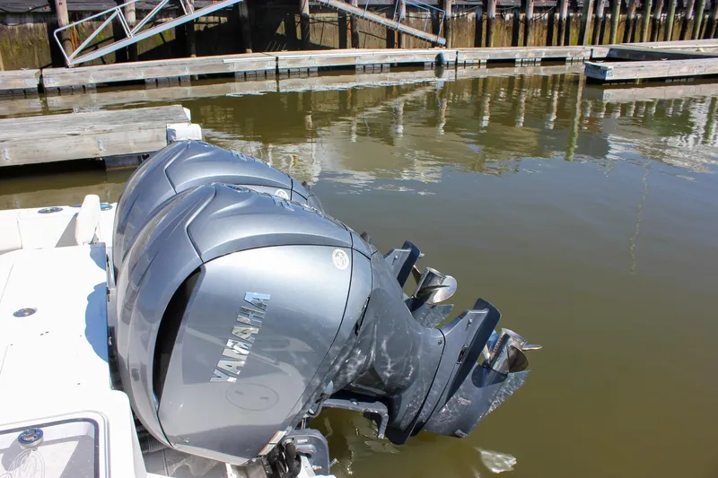  Yacht Photos Pics Twin Yamaha outboard engines on a 2023 Sea Hunt Gamefish 27 with Coffin Box.