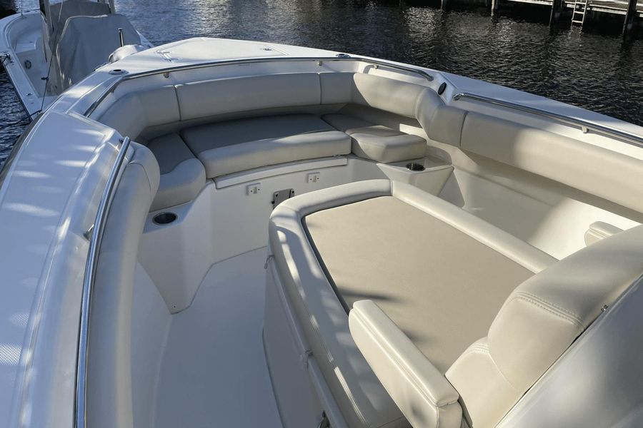 2022 Boston Whaler 280 Outrage