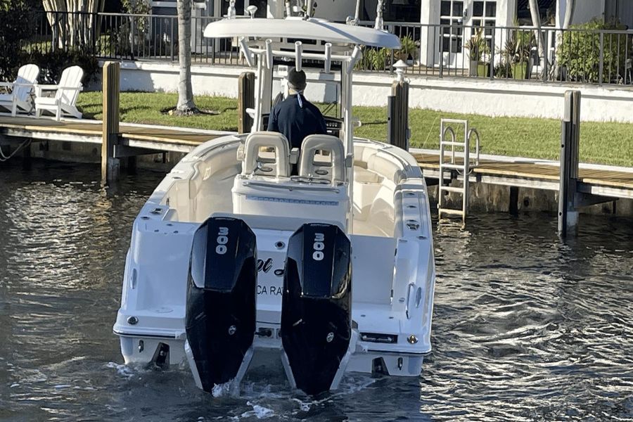 2022 Boston Whaler 280 Outrage