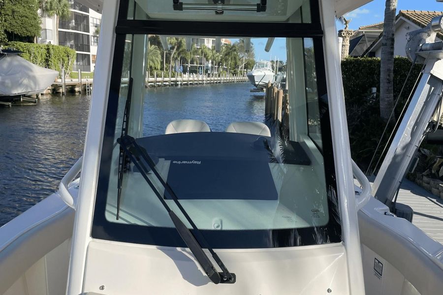 2022 Boston Whaler 280 Outrage