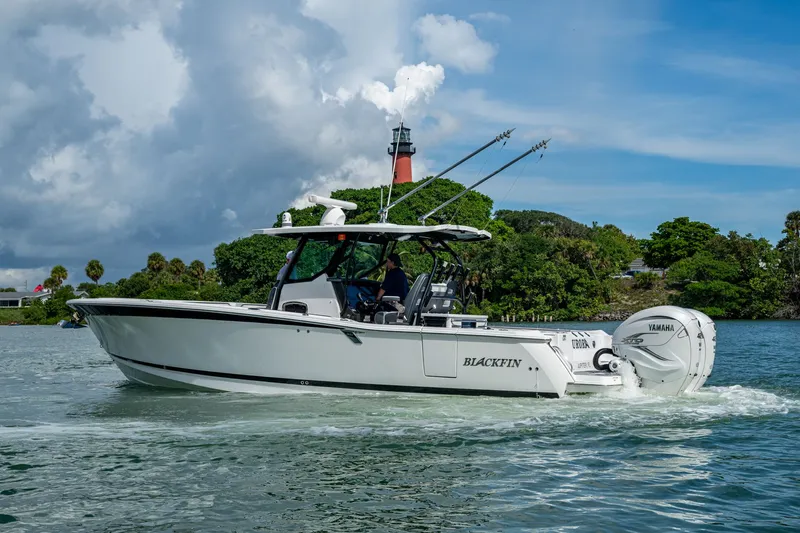 Aurora Yacht Photos Pics 