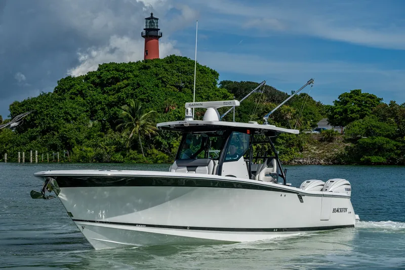 Aurora Yacht Photos Pics 