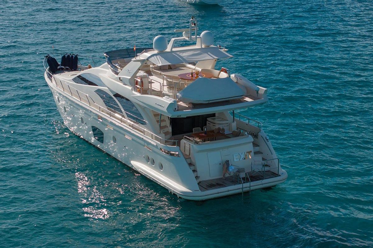 2008 Azimut 74 