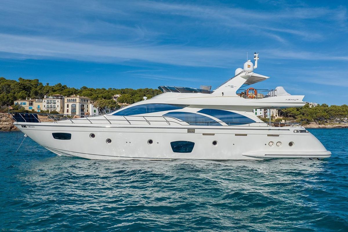 2008 Azimut 74 
