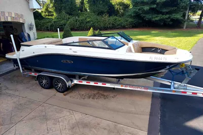 Sea Ray SPX 230 Outboard