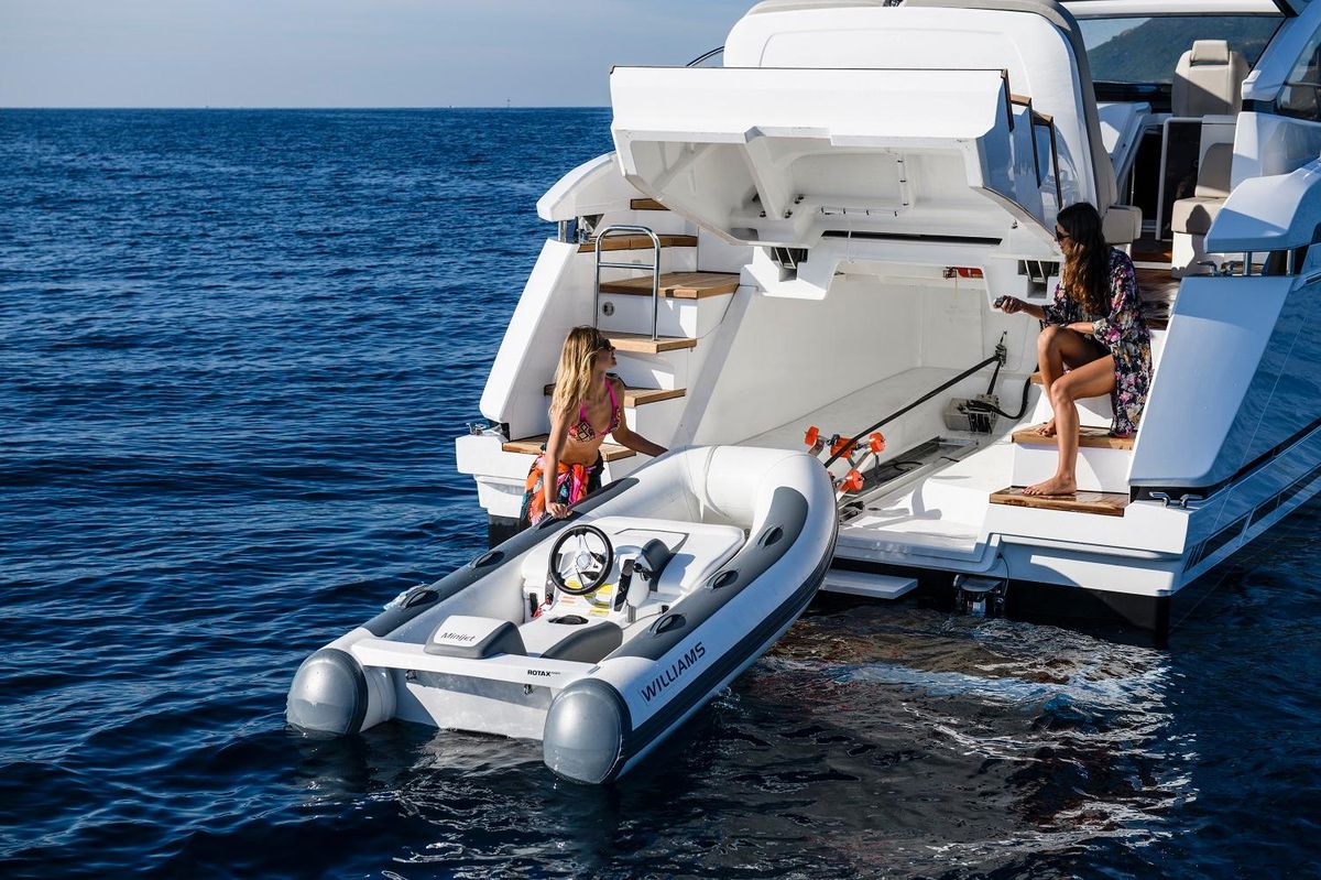 2023 Fairline 47 