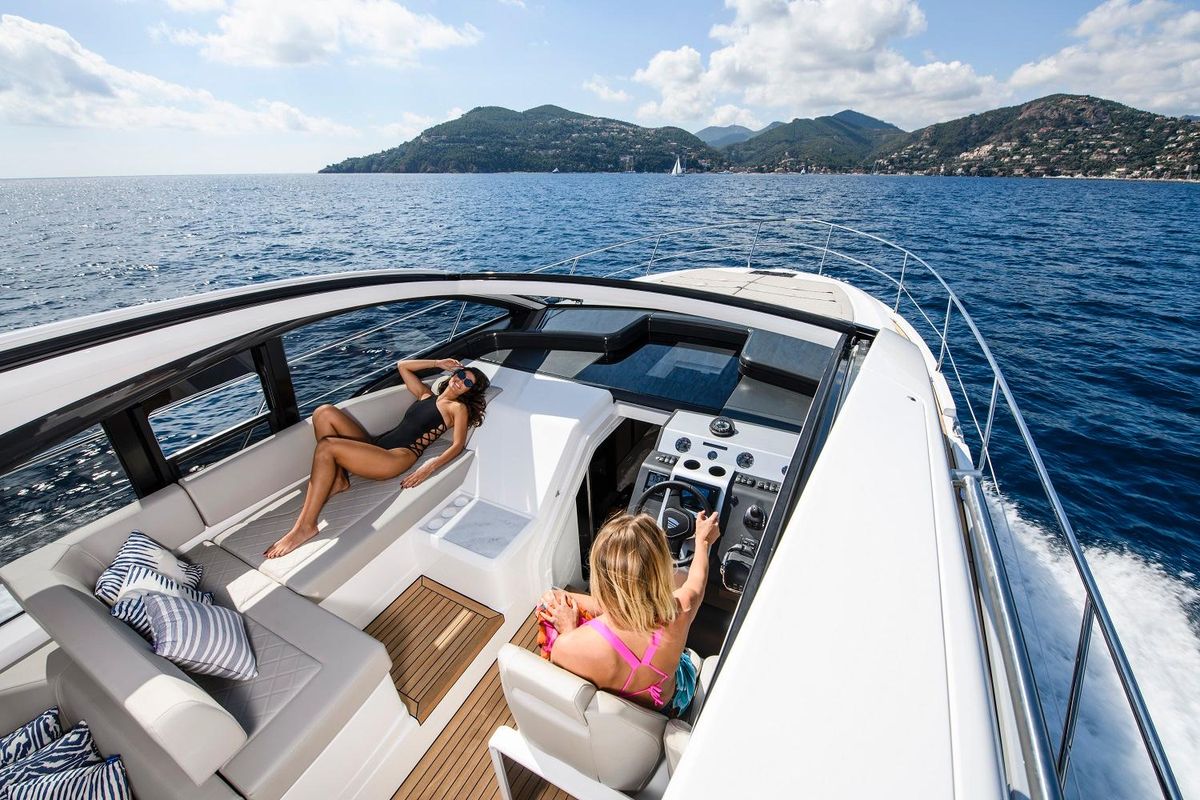 2023 Fairline 47 