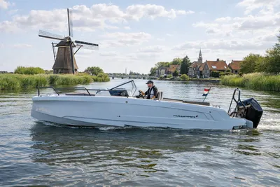 2023 Axopar 25 Cross Bow