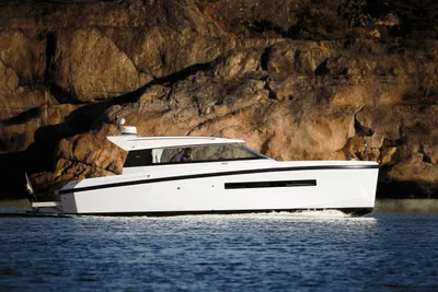 2024 Delta Powerboats 33 Coupe