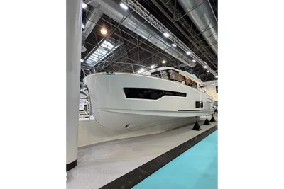 2026 Nimbus 495 Flybridge