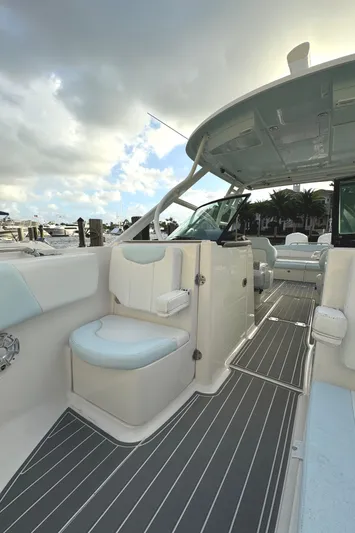 Radar And Refrigerator Yacht Photos Pics 