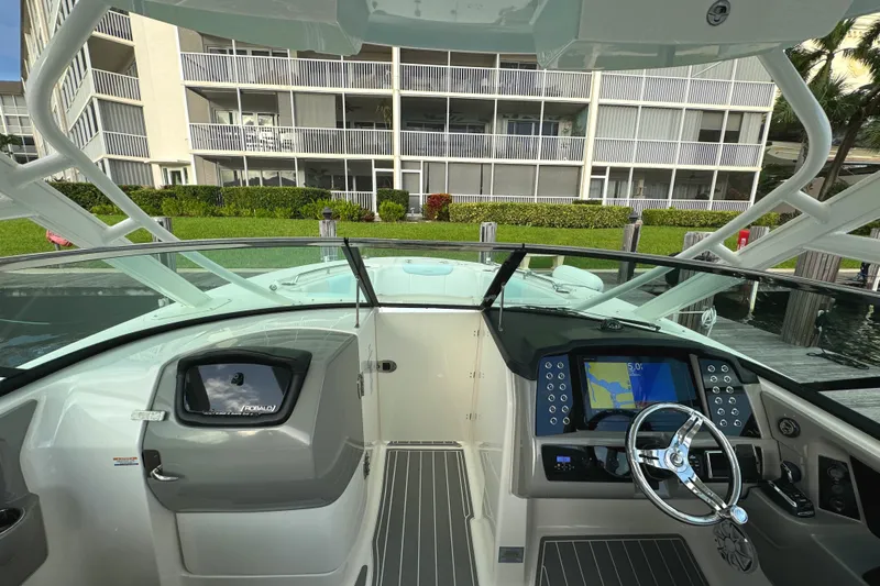 Radar And Refrigerator Yacht Photos Pics 