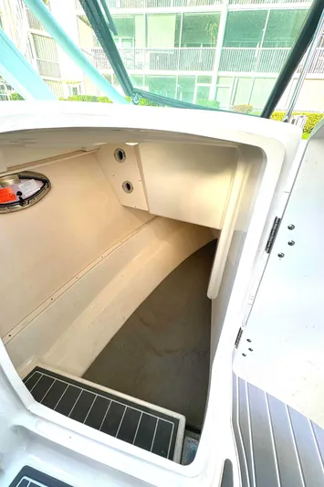 Radar And Refrigerator Yacht Photos Pics 