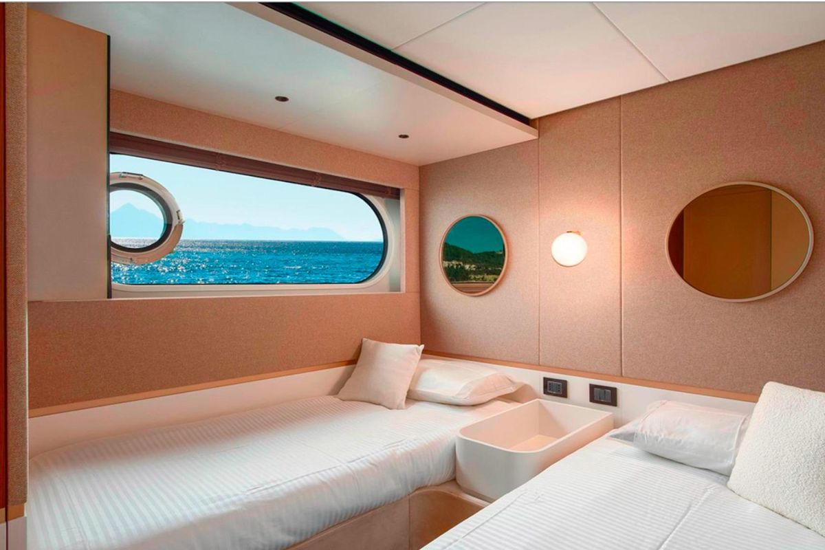 2025 Azimut 82 