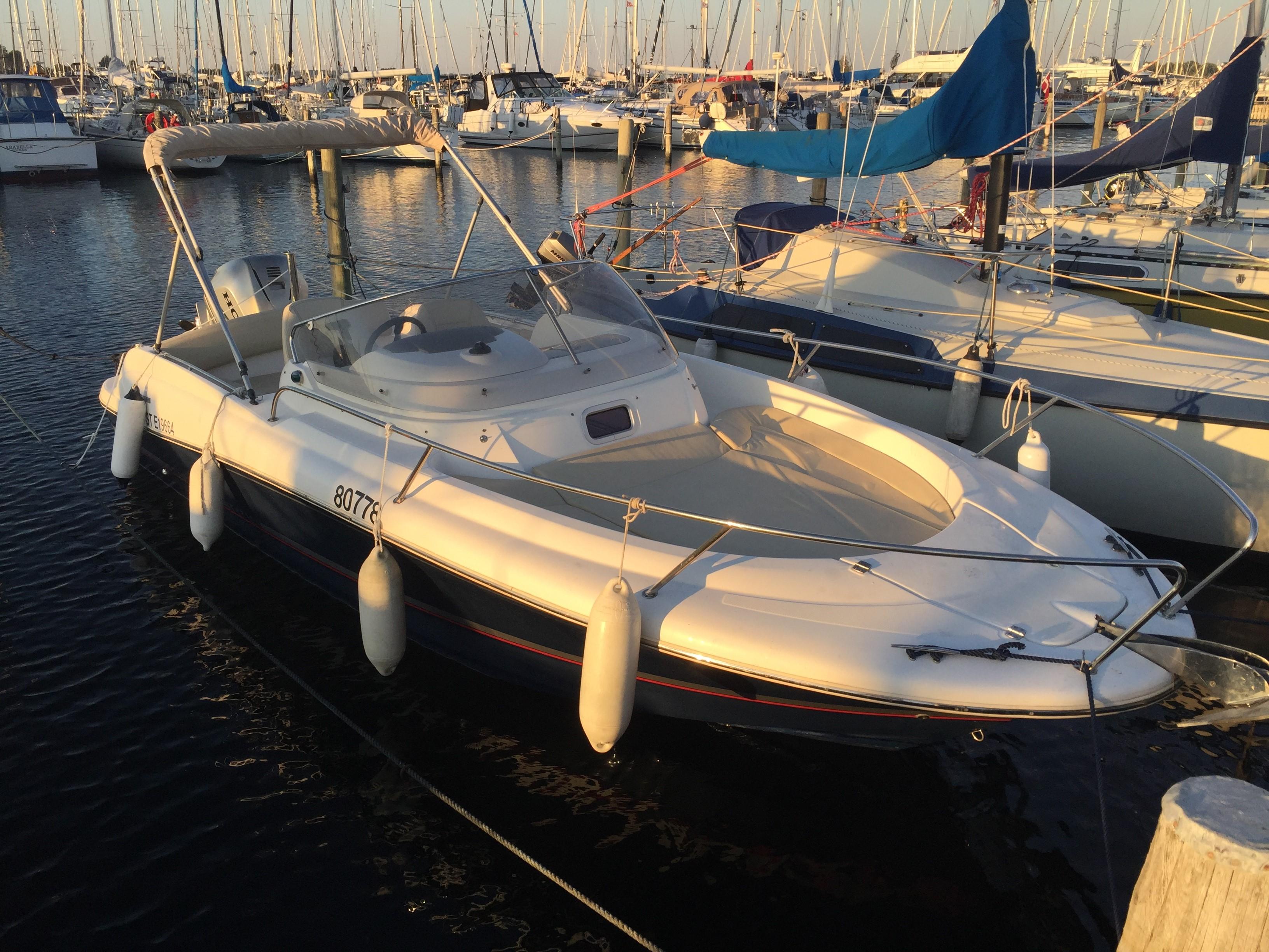 2010 Jeanneau Cap Camarat 715 WA Runabout-Boot Kaufen - YachtWorld