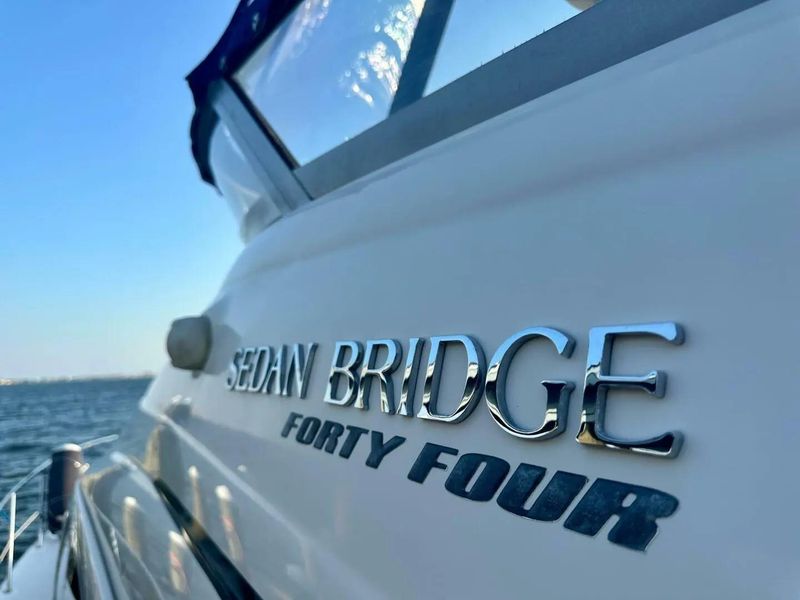 2021 Sea Ray Sedan Bridge