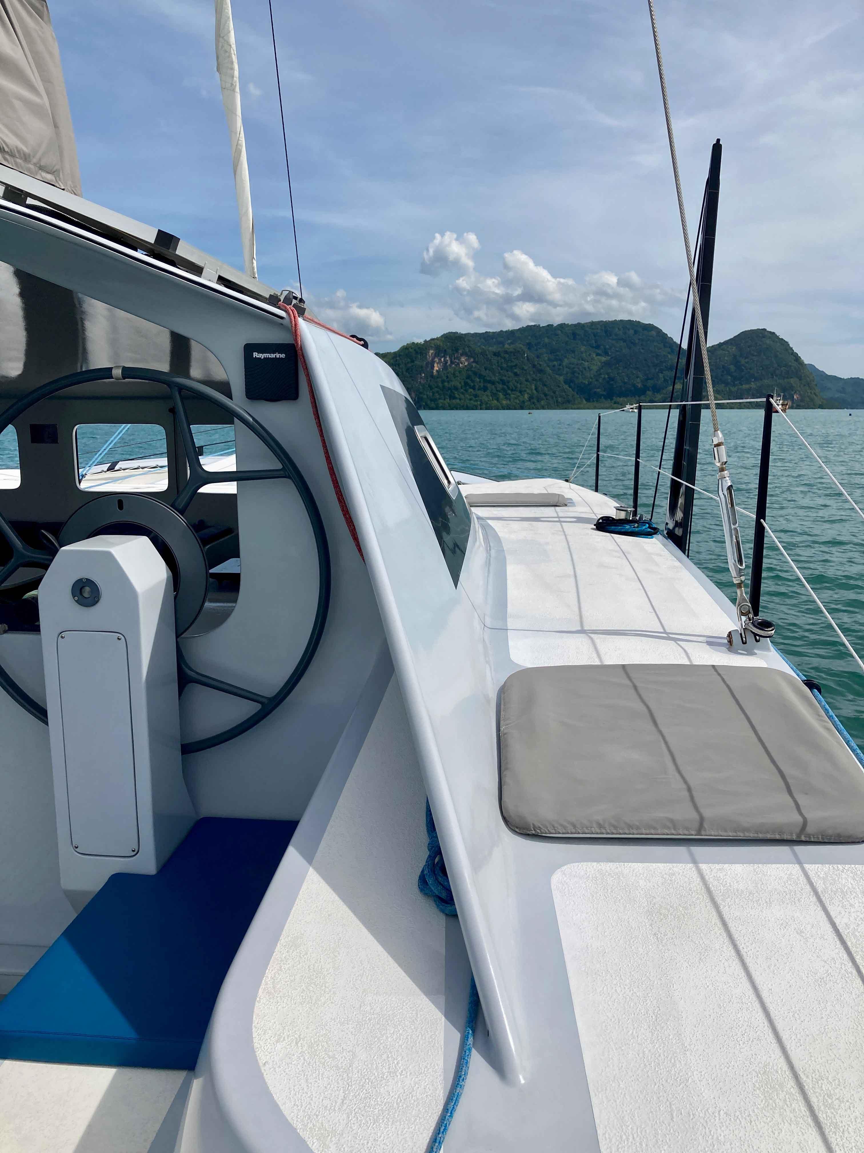 arrow 1200 catamaran