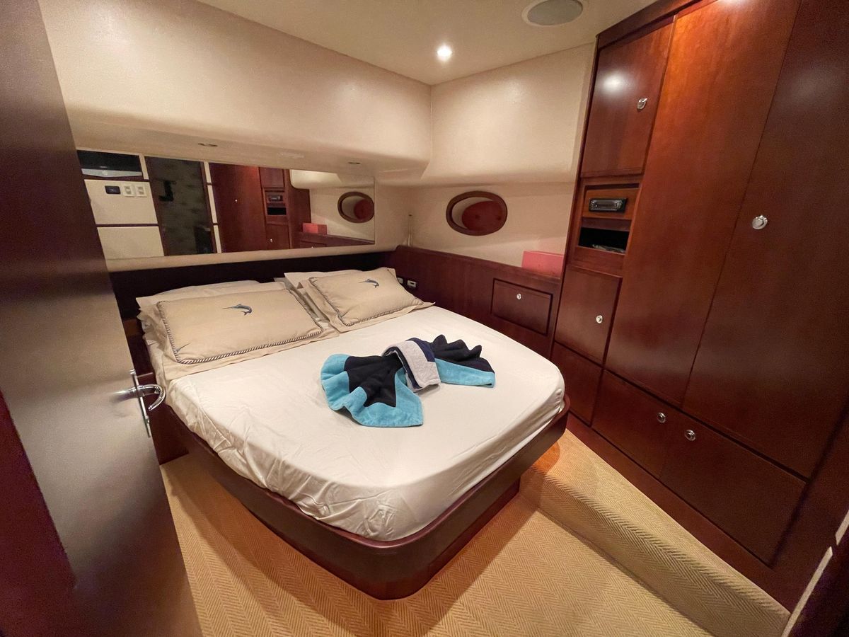2005 Bertram 54 