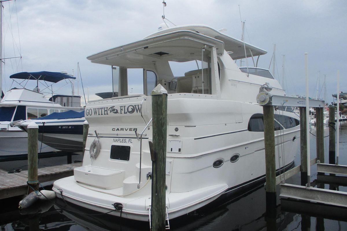 2006 Carver 46 