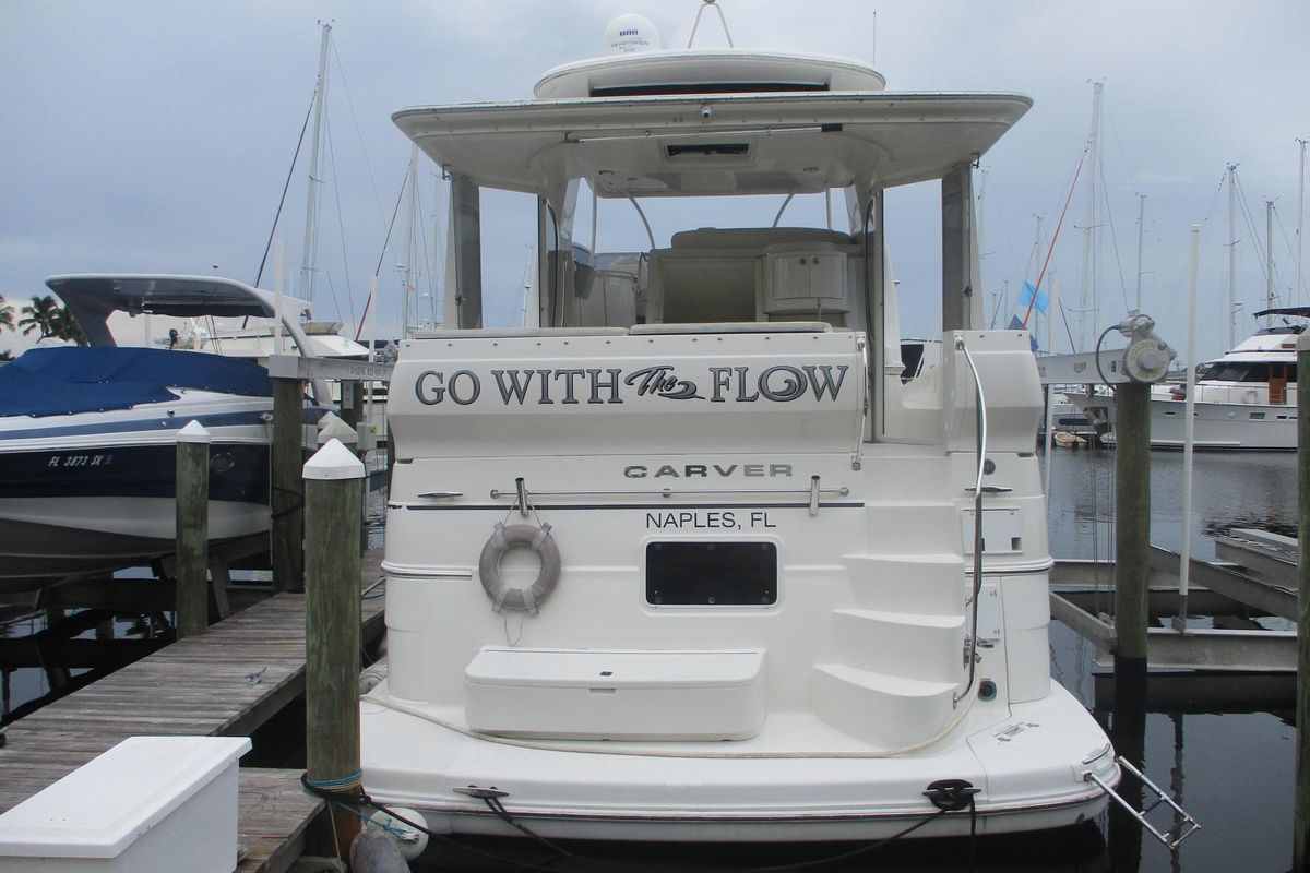 2006 Carver 46 