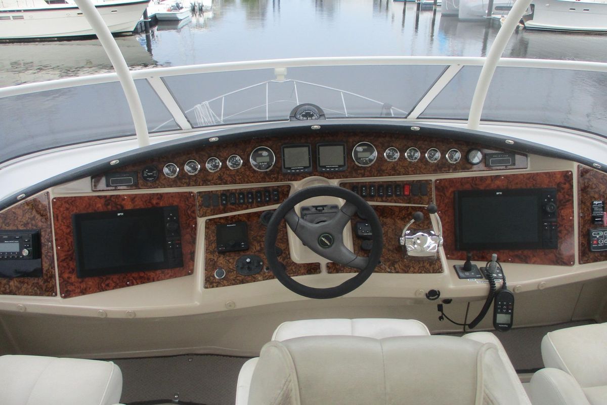 2006 Carver 46 