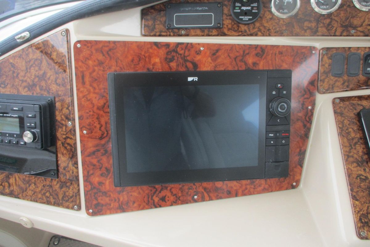 2006 Carver 46 