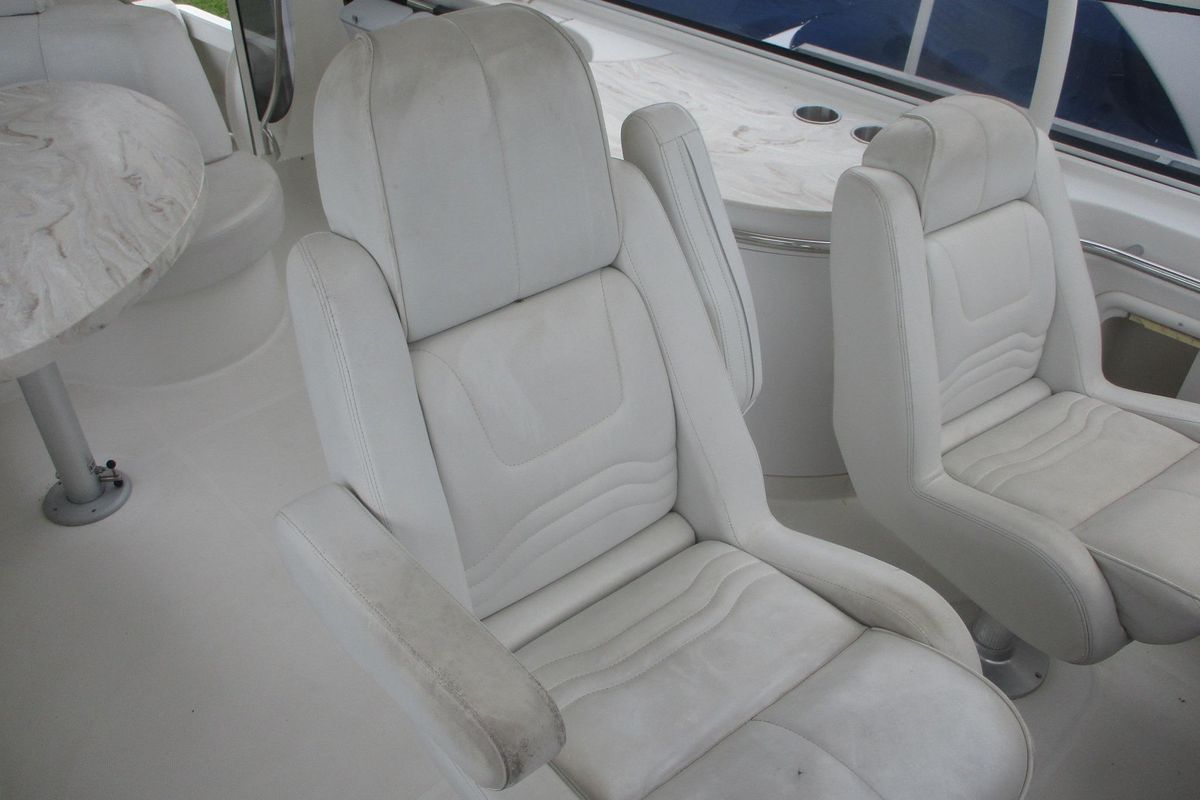2006 Carver 46 