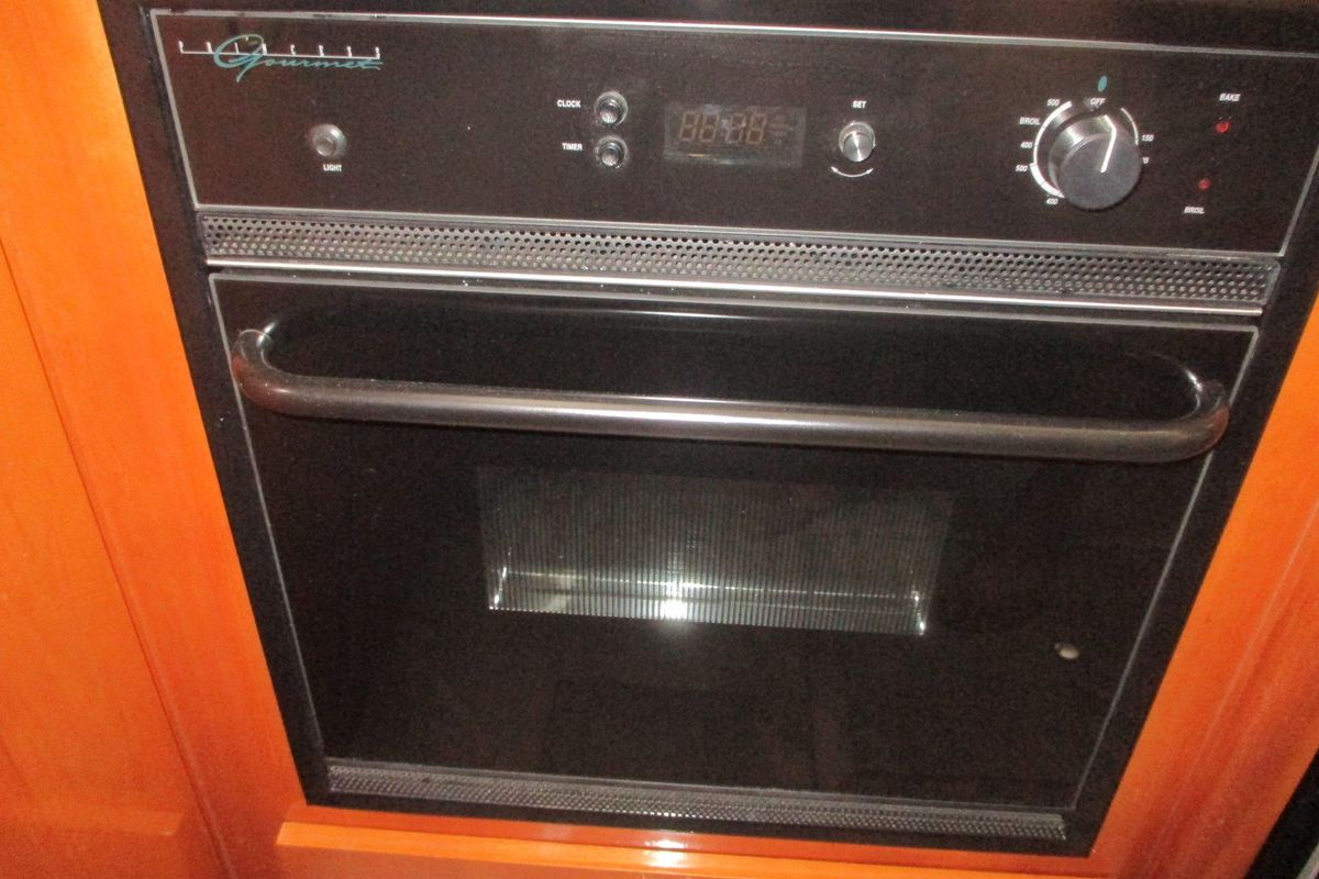 2006 Carver 46 