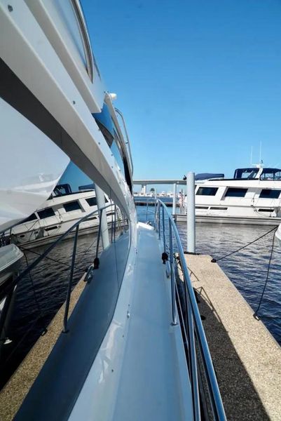 2016 Galeon Skydeck