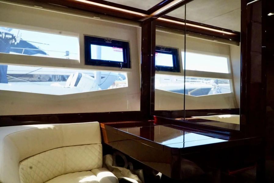 2016 Galeon Skydeck