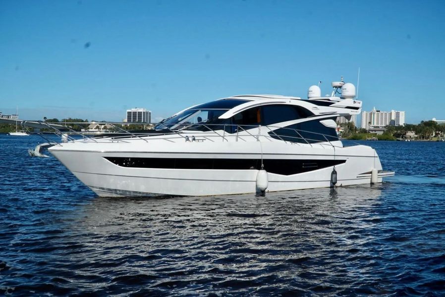 2016 Galeon Skydeck