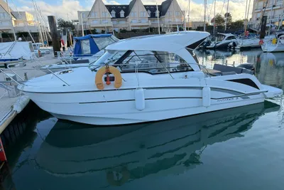 2022 Beneteau Antares 8