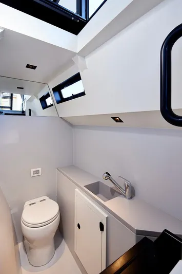  Yacht Photos Pics Head