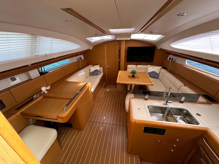 Point Final Yacht Photos Pics 