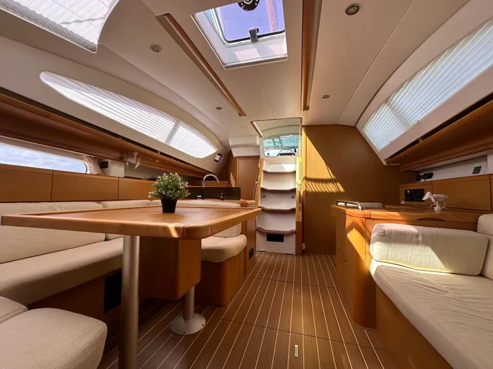 Point Final Yacht Photos Pics 