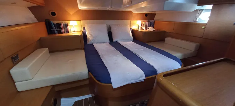 Point Final Yacht Photos Pics 