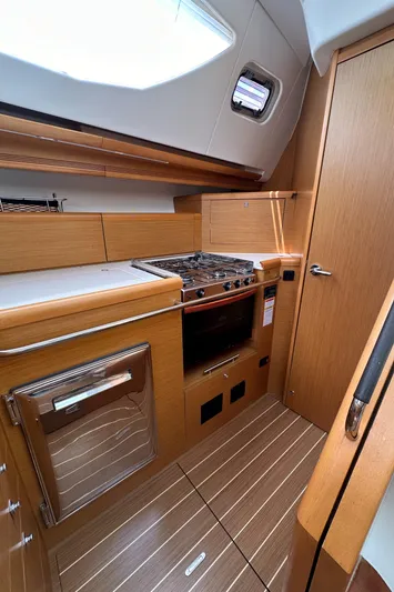 Point Final Yacht Photos Pics 