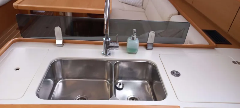 Point Final Yacht Photos Pics 