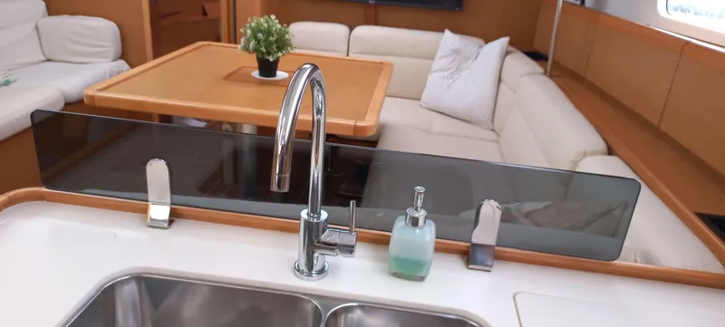 Point Final Yacht Photos Pics 