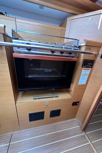 Point Final Yacht Photos Pics 